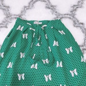 Prose amongst bows skirt